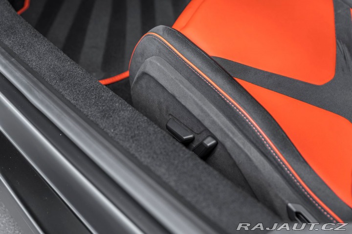 Lamborghini Ostatní modely Revuelto 2024
