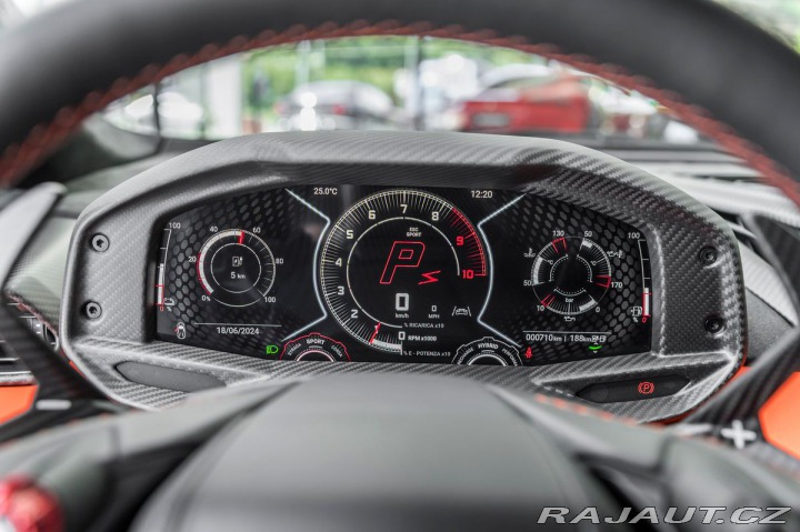 Lamborghini Ostatní modely Revuelto 2024