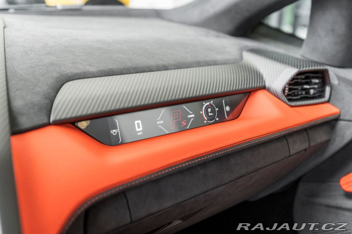 Lamborghini Ostatní modely Revuelto 2024