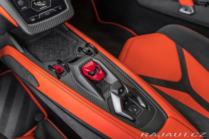 Lamborghini Revuelto  2024