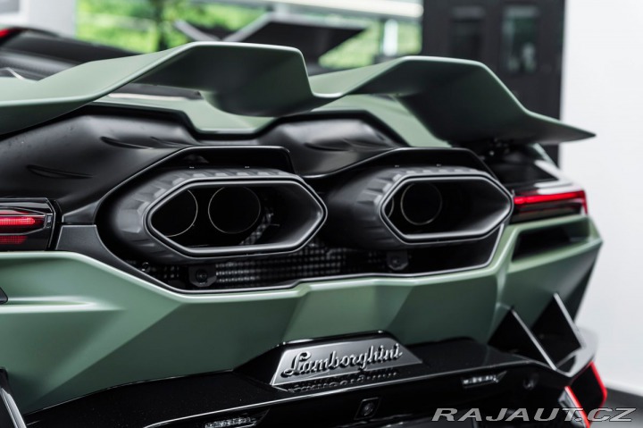 Lamborghini Ostatní modely Revuelto 2024