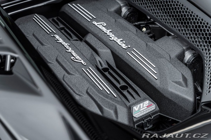 Lamborghini Ostatní modely Revuelto 2024