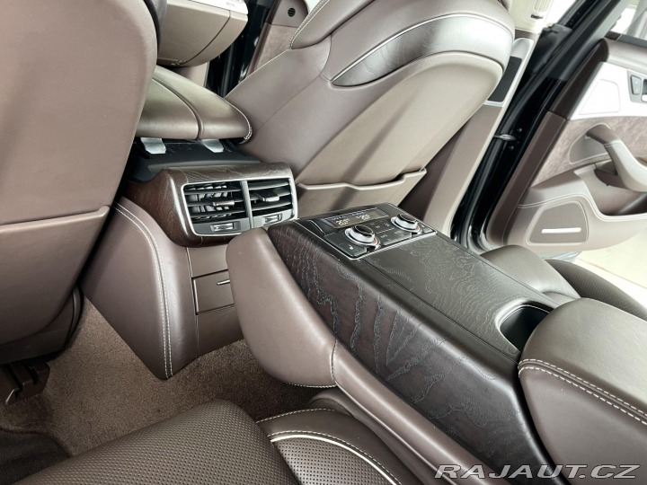 Audi A8 3,0TDI Q*Exclusive*NočníV 2016