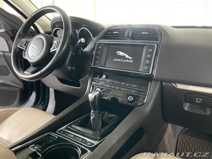 Jaguar F-Pace 20d AWD*Prestige*Kůže*Nav 2016