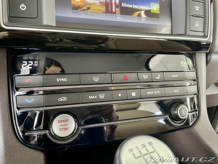 Jaguar F-Pace 20d AWD*Prestige*Kůže*Nav 2016