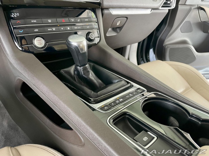 Jaguar F-Pace 20d AWD*Prestige*Kůže*Nav 2016