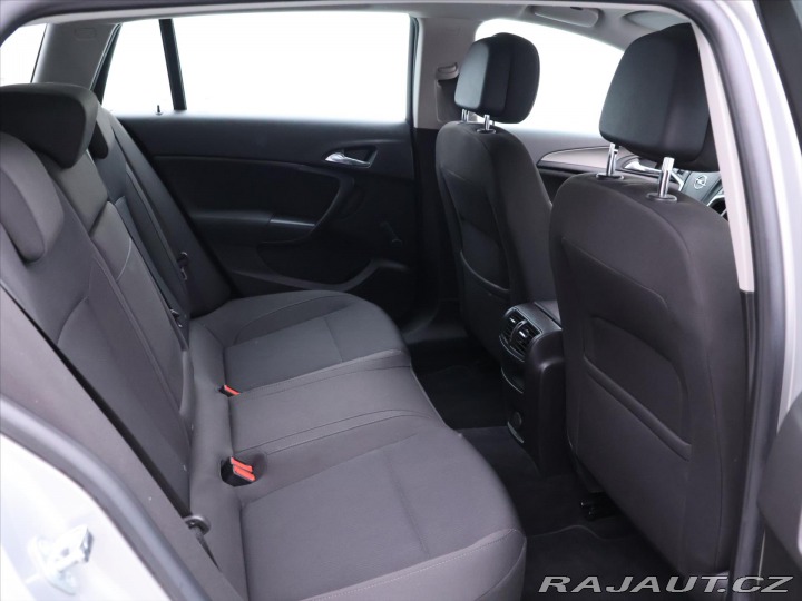 Opel Insignia 1,4 Turbo 103 kW Sports T 2012