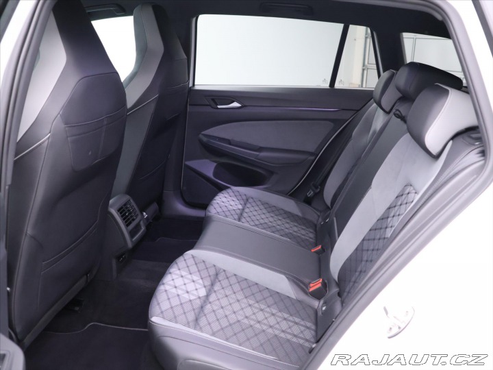 Volkswagen Golf 2,0 TDI R-line DSG Matrix 2021