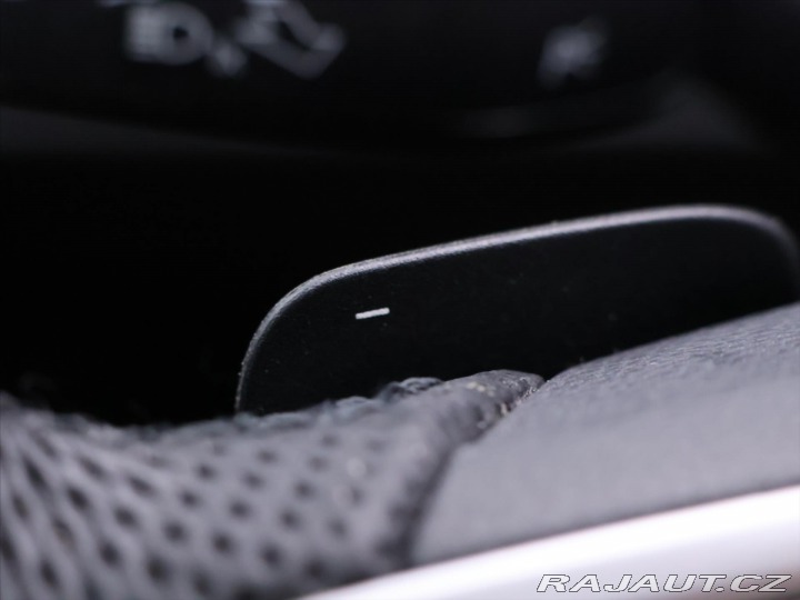 Volkswagen Golf 2,0 TDI R-line DSG Matrix 2021