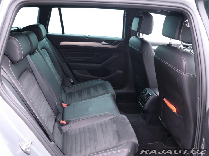 Volkswagen Passat 2,0 TDI R-line DSG 1.Maj. 2022