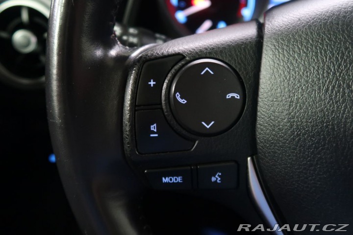 Toyota Auris 1.4D4-D,CZ,66kW,Manuál 2015