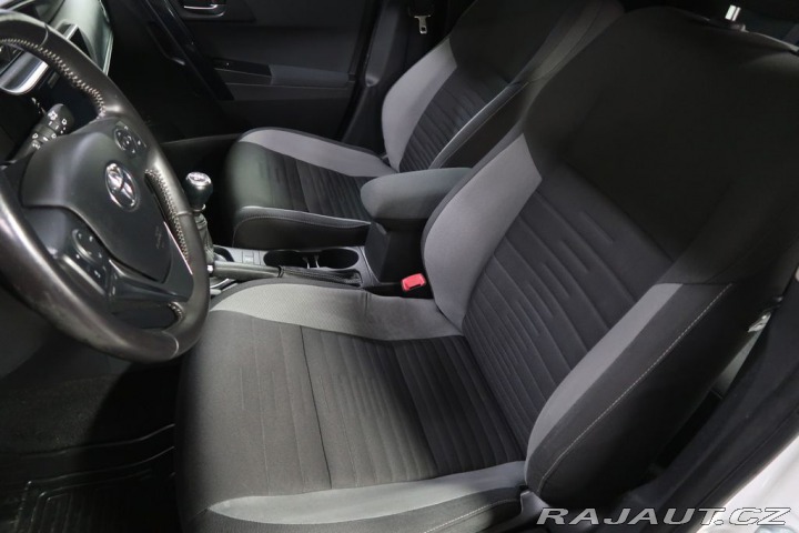 Toyota Auris 1.4D4-D,CZ,66kW,Manuál 2015