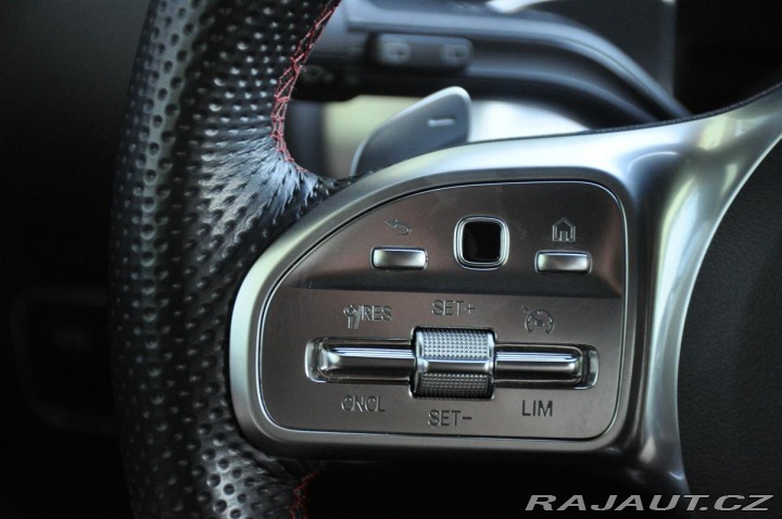 Mercedes-Benz GLB 200d 4MATIC TAŽNÉ PANORAM 2023