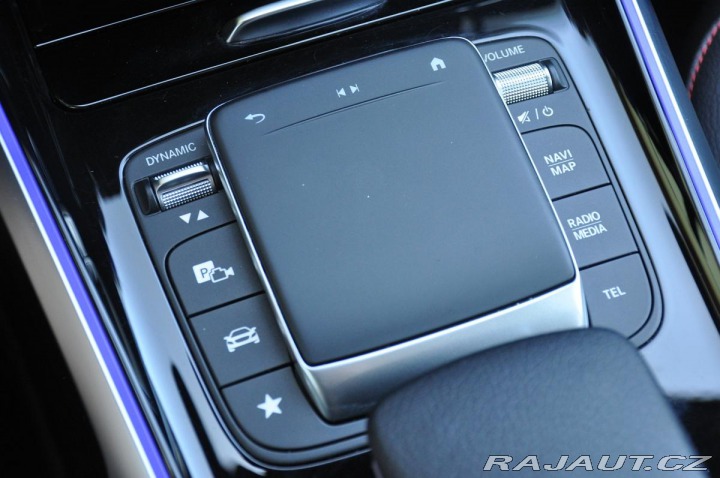 Mercedes-Benz GLB 200d 4MATIC TAŽNÉ PANORAM 2023