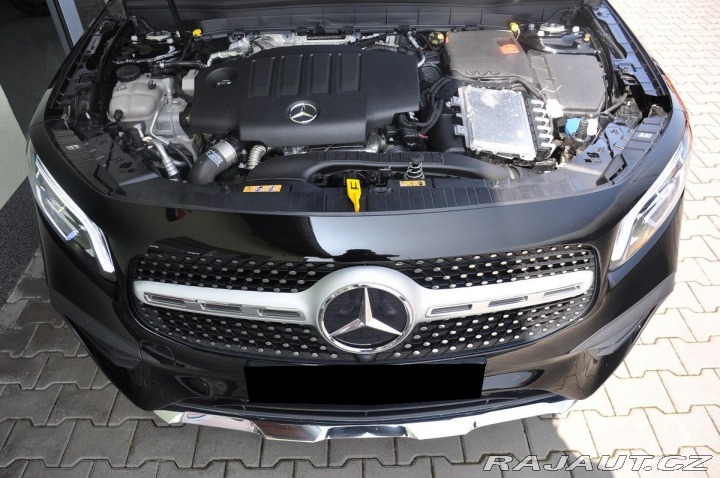 Mercedes-Benz GLB 200d 4MATIC TAŽNÉ PANORAM 2023