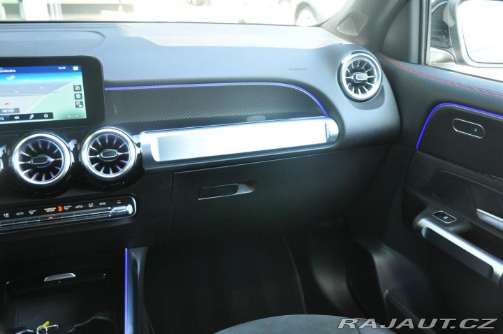 Mercedes-Benz GLB 200d 4MATIC TAŽNÉ PANORAM 2023