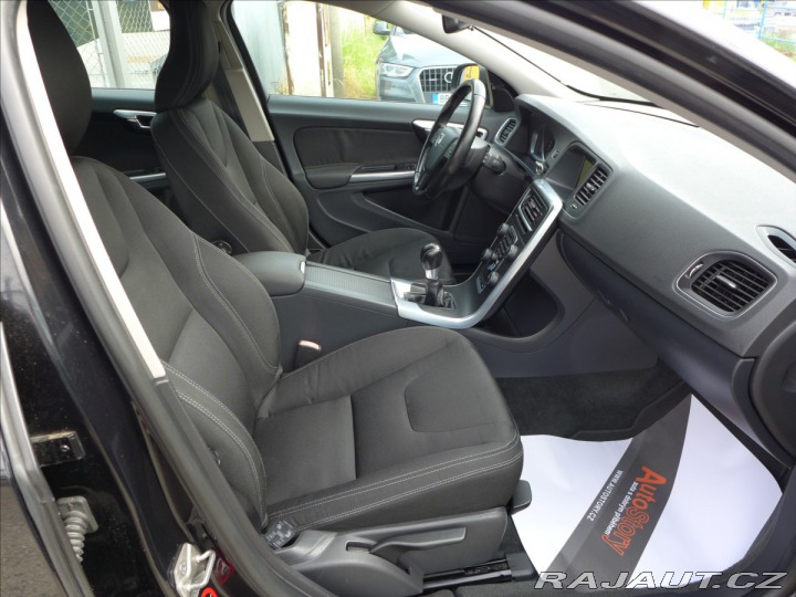 Volvo V60 1,6 D DIGI AC NAVI 2013