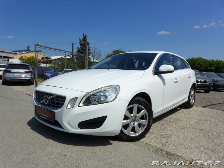 Volvo V60 1,6 D DIGI AC, SERVIS 2012