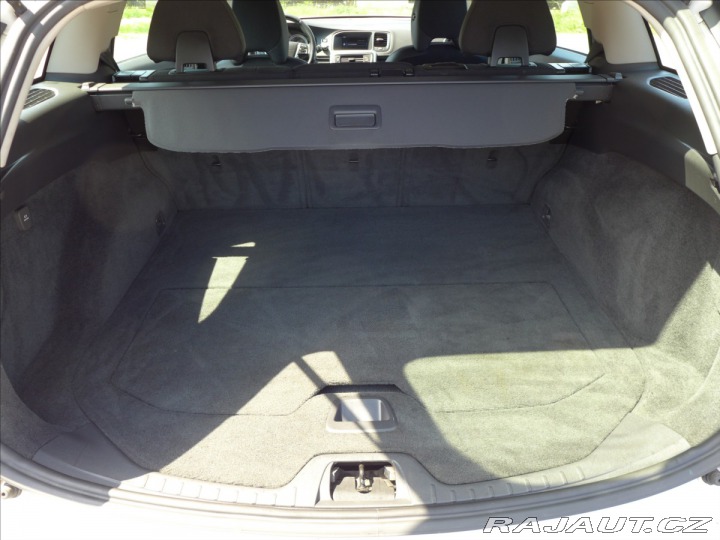 Volvo V60 1,6 D DIGI AC, SERVIS 2012