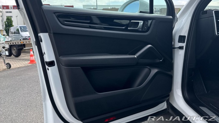 Porsche Cayenne 2022