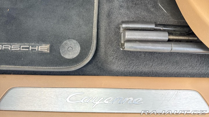 Porsche Cayenne 2022
