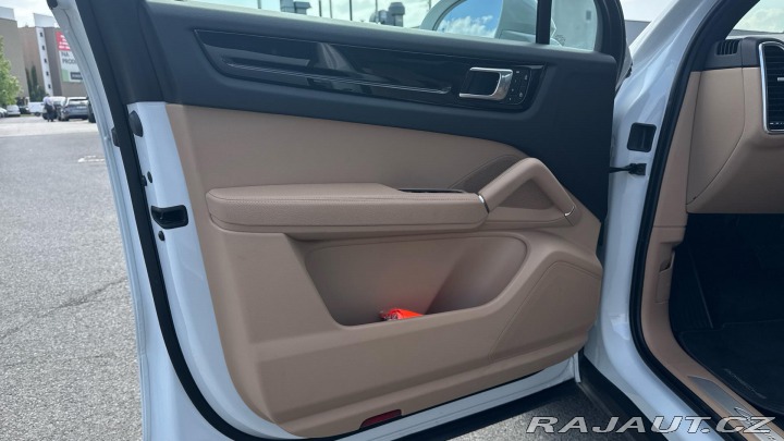 Porsche Cayenne 2022