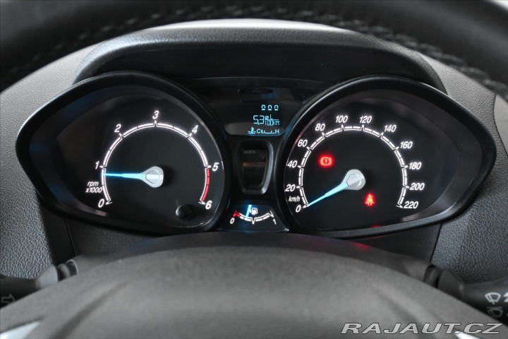 Ford Tourneo Courier 1,5 TDCi 75kW Záruka až 5 2021