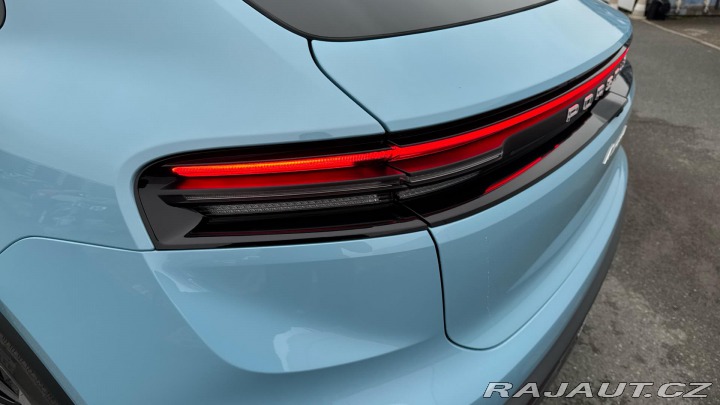 Porsche Macan 4 Electric 2024