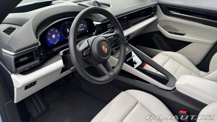 Porsche Macan 4 Electric 2024