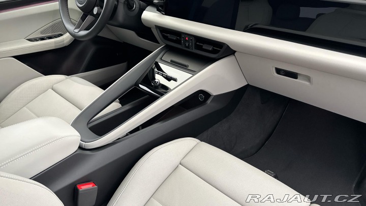 Porsche Macan 4 Electric 2024
