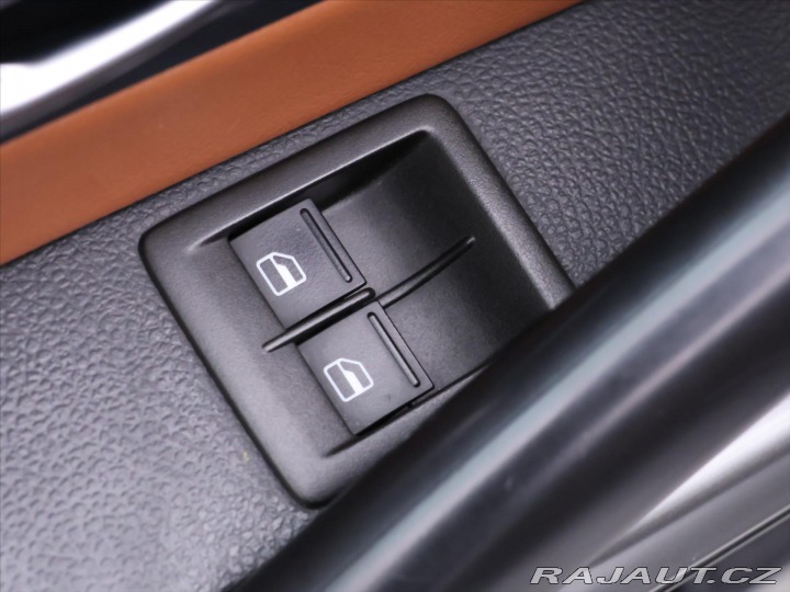 Volkswagen Scirocco 2,0 TSI 165 kW Kůže Navi 2009