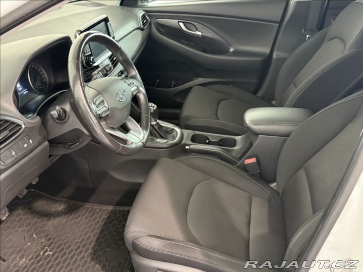 Hyundai i30 1,0 STYLE SERVISNÍ KNIHA 2017