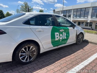 Toyota Corolla 1,8 09/2024 havarovaná 2024