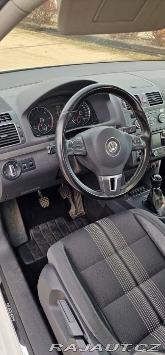 Volkswagen Touran 2,0 Di, servisní knížka 2012