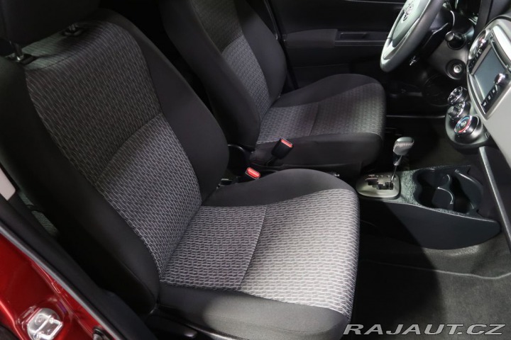 Toyota Yaris 1.3VVTi,CZ,1Maj,Automat 2014
