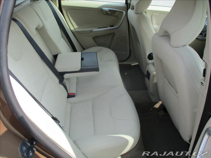 Volvo XC60 2,4 D3 120kw AWD Kinetic 2010