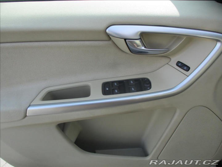 Volvo XC60 2,4 D3 120kw AWD Kinetic 2010