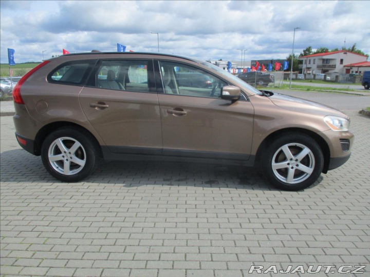 Volvo XC60 2,4 D3 120kw AWD Kinetic 2010