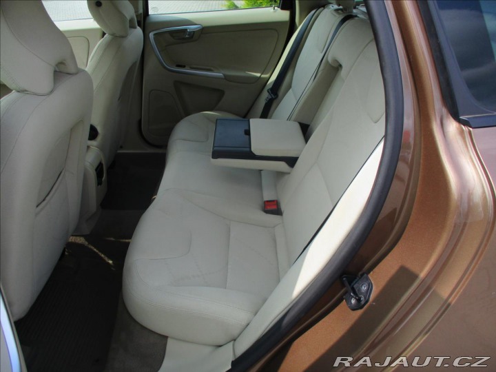 Volvo XC60 2,4 D3 120kw AWD Kinetic 2010