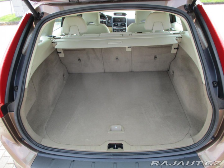 Volvo XC60 2,4 D3 120kw AWD Kinetic 2010