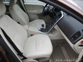 Volvo XC60 2,4 D3 120kw AWD Momentum 2010