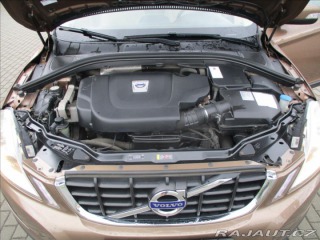 Volvo XC60 2,4 D3 120kw AWD Momentum 2010