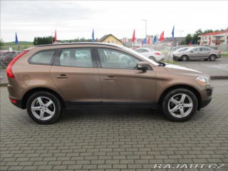 Volvo XC60 2,4 D3 120kw AWD Momentum 2010