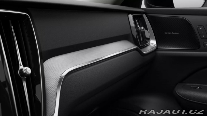 Volvo V60 2,0 B4 FWD Plus Dark 2025