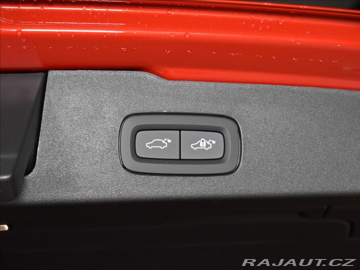 Volvo V60 2,0 T6 AWD Plus Dark 2025