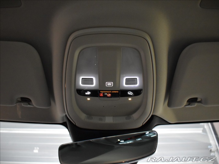 Volvo V60 2,0 T6 AWD Plus Dark 2025