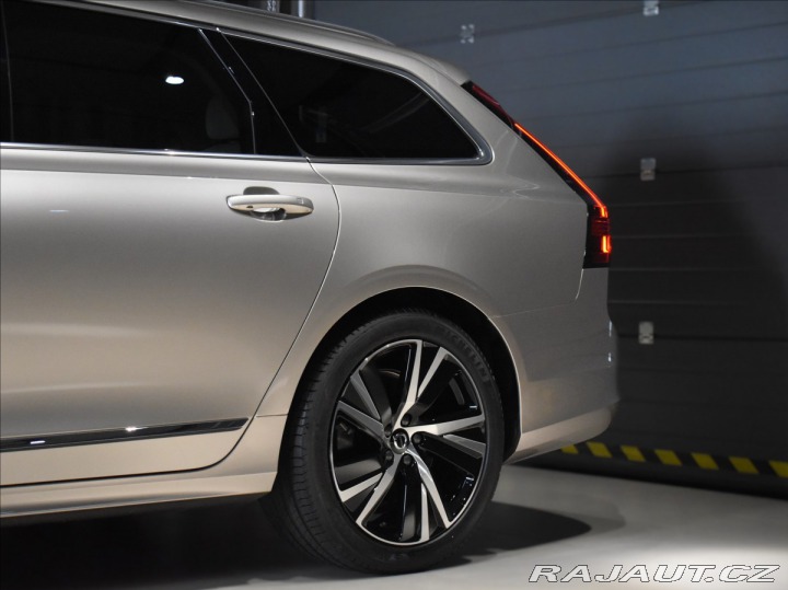 Volvo V90 2,0 T6 AWD  Plus Bright 2025
