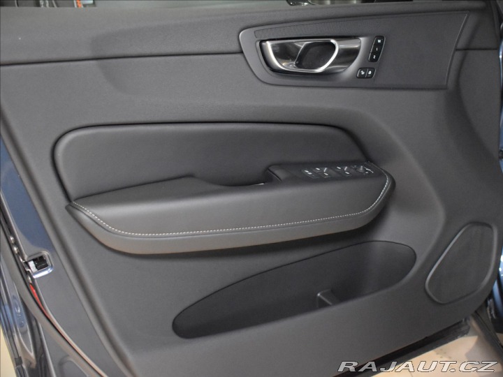 Volvo XC60 2,0 B5 AWD Plus Dark 2024