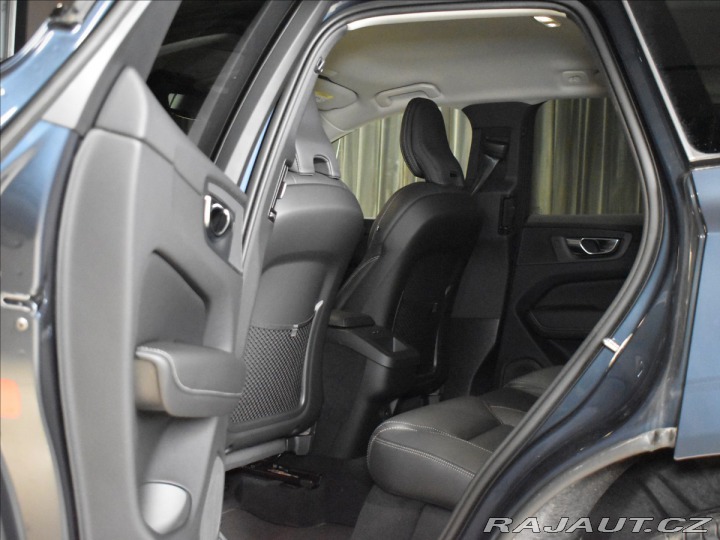 Volvo XC60 2,0 B5 AWD Plus Dark 2024