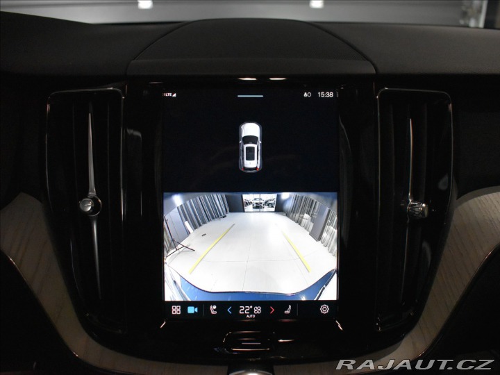 Volvo XC60 2,0 B5 AWD Plus Dark 2024